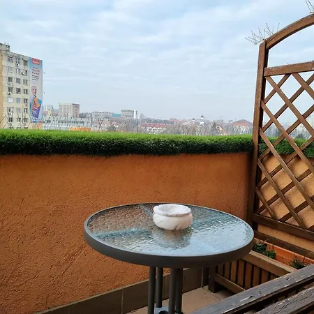 Iulius Town Charm: Cozy 2 Br Apartment Timisoara Exterior photo