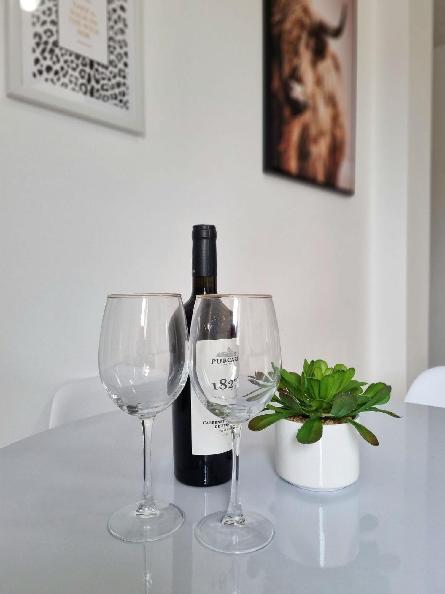 Iulius Town Charm: Cozy 2 Br Apartment